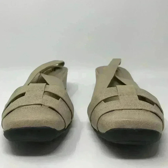 Easy Street Tan Heel Strap 11ww Floral Sandal - Picture 2 of 9